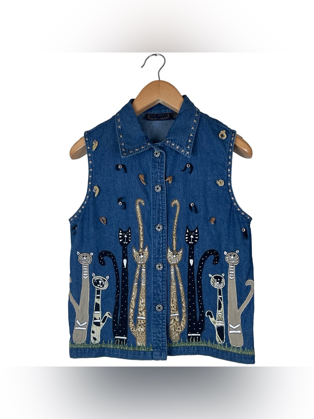 Vintage Life Style Women’s Medium Shirt Blue Denim Button Up Embroidered Cats
